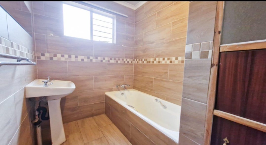 5 Bedroom Property for Sale in Elandsrand North West